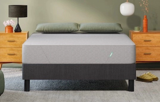 woman on siena mattress